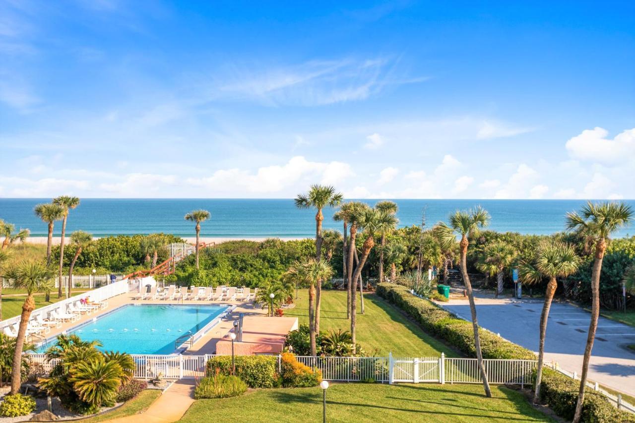 Cocoa Beach Towers Номер фото