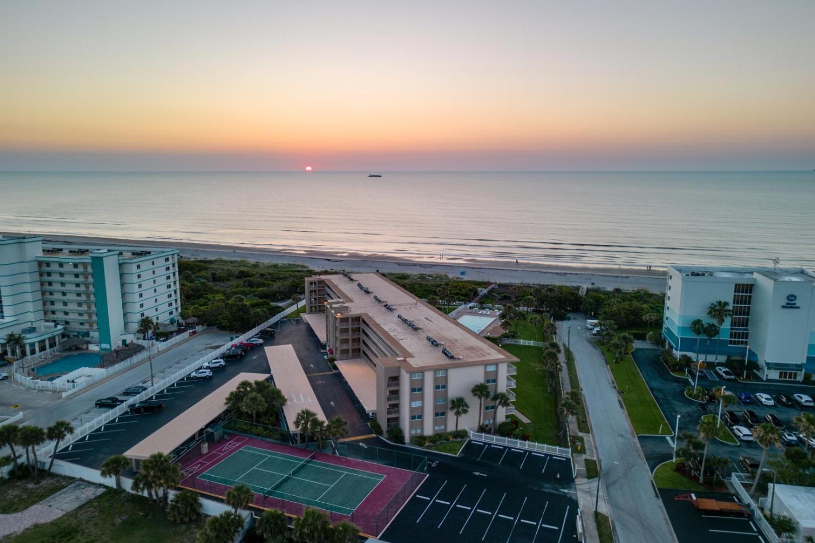 Cocoa Beach Towers Экстерьер фото