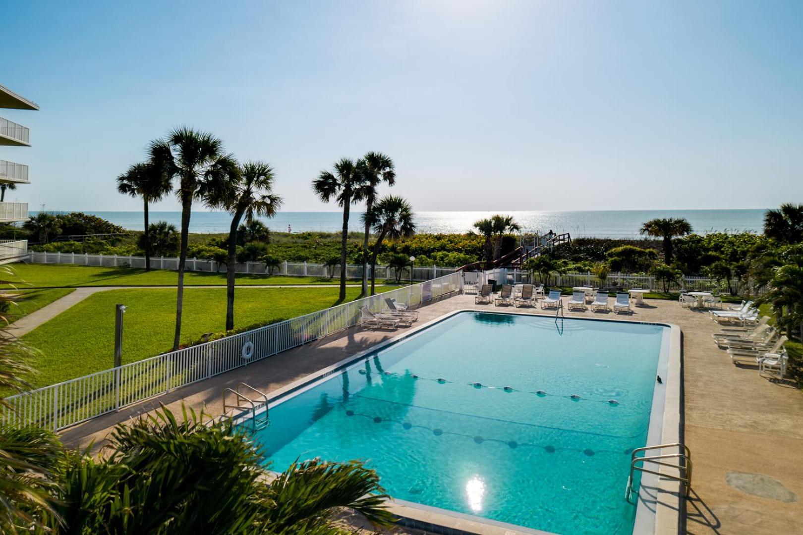 Cocoa Beach Towers Экстерьер фото