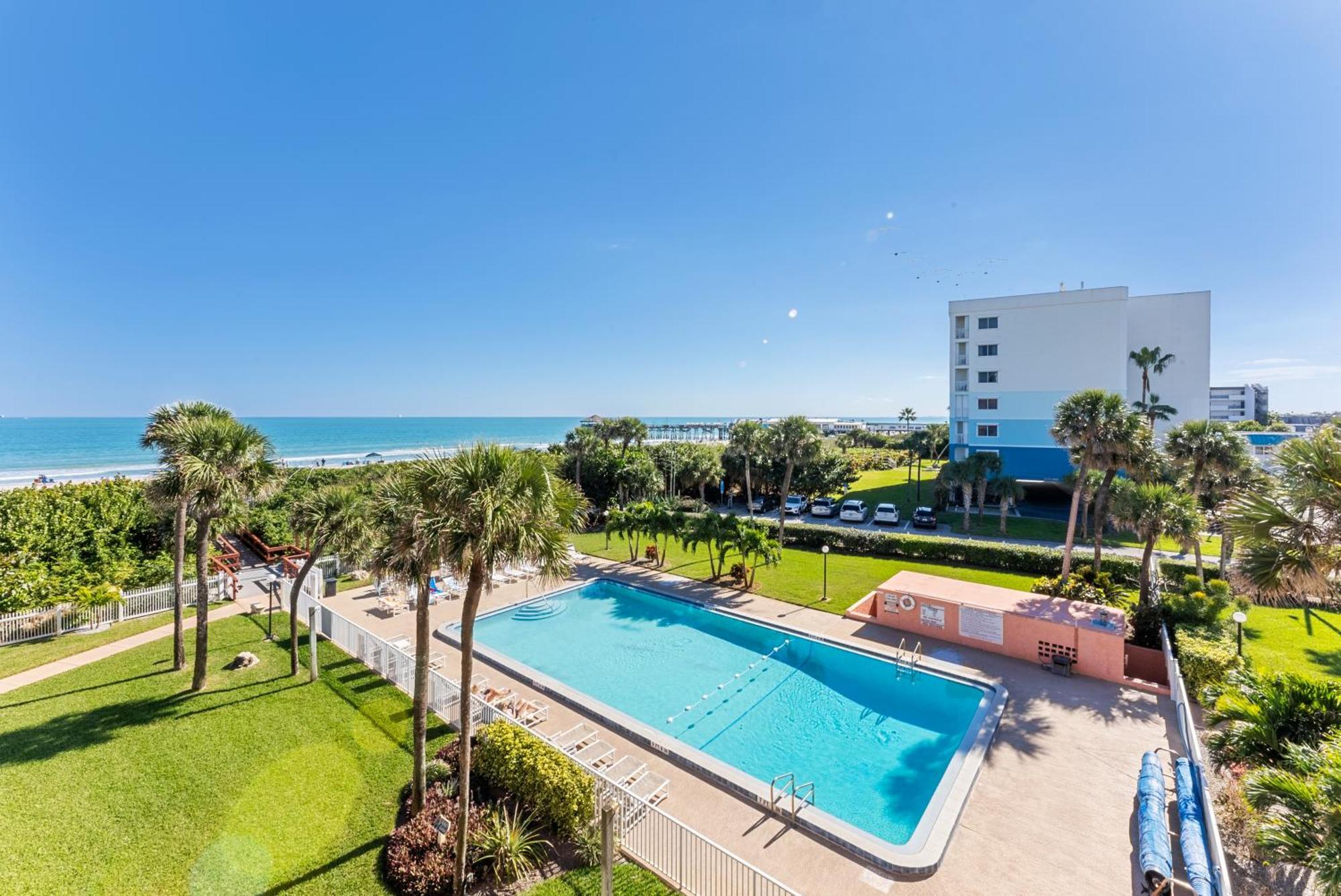 Cocoa Beach Towers Экстерьер фото